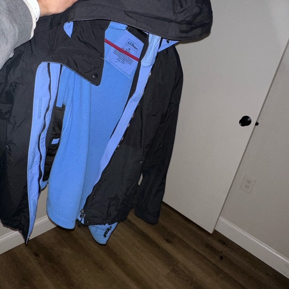 Medium LL Bean Rain Jacket - Picture 4 of 4